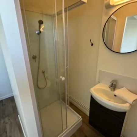 Confort Gare De 4 * كومبيينْيِ
